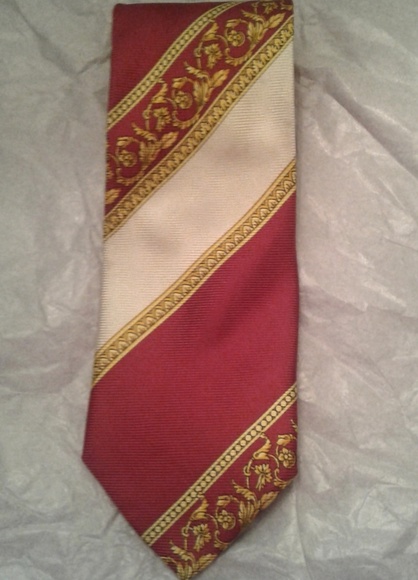 🖼️ Versace Vintage 💯Authentic Tie 🖼️ - Picture 6 of 7